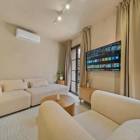 3 Bedroom In Old Town