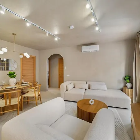 Apartment 3 Bedroom In Old Town