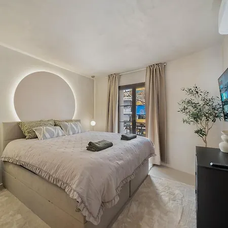 3 Bedroom In Old Town *